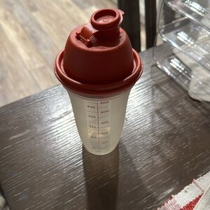Tupperware shaker